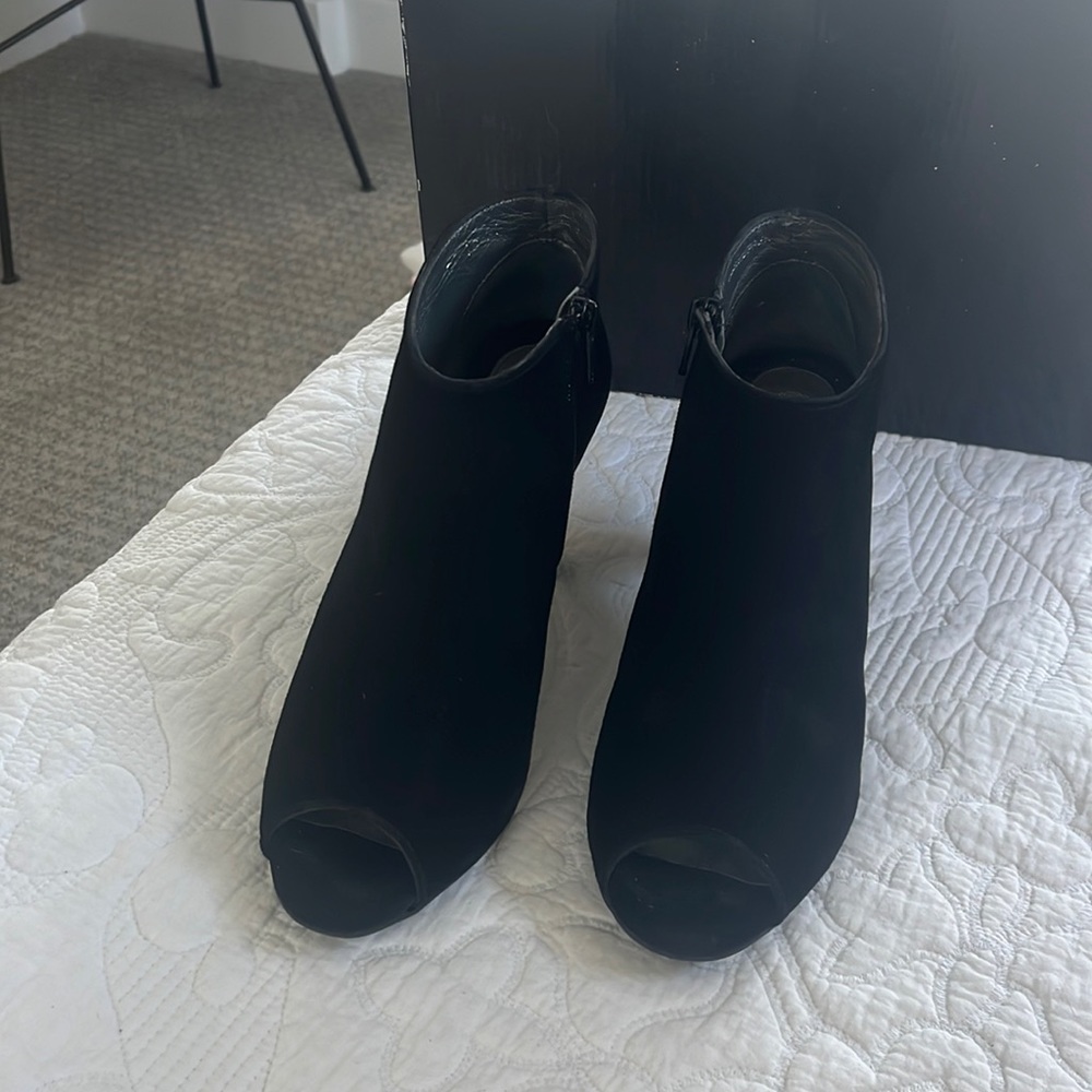 Eric Michael suede heels black. Size 7.